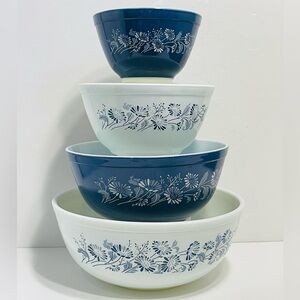 Rare Vintage Pyrex Colonial Mist Daisies Nesting Mixing Bowls 401-404 Set Of 4